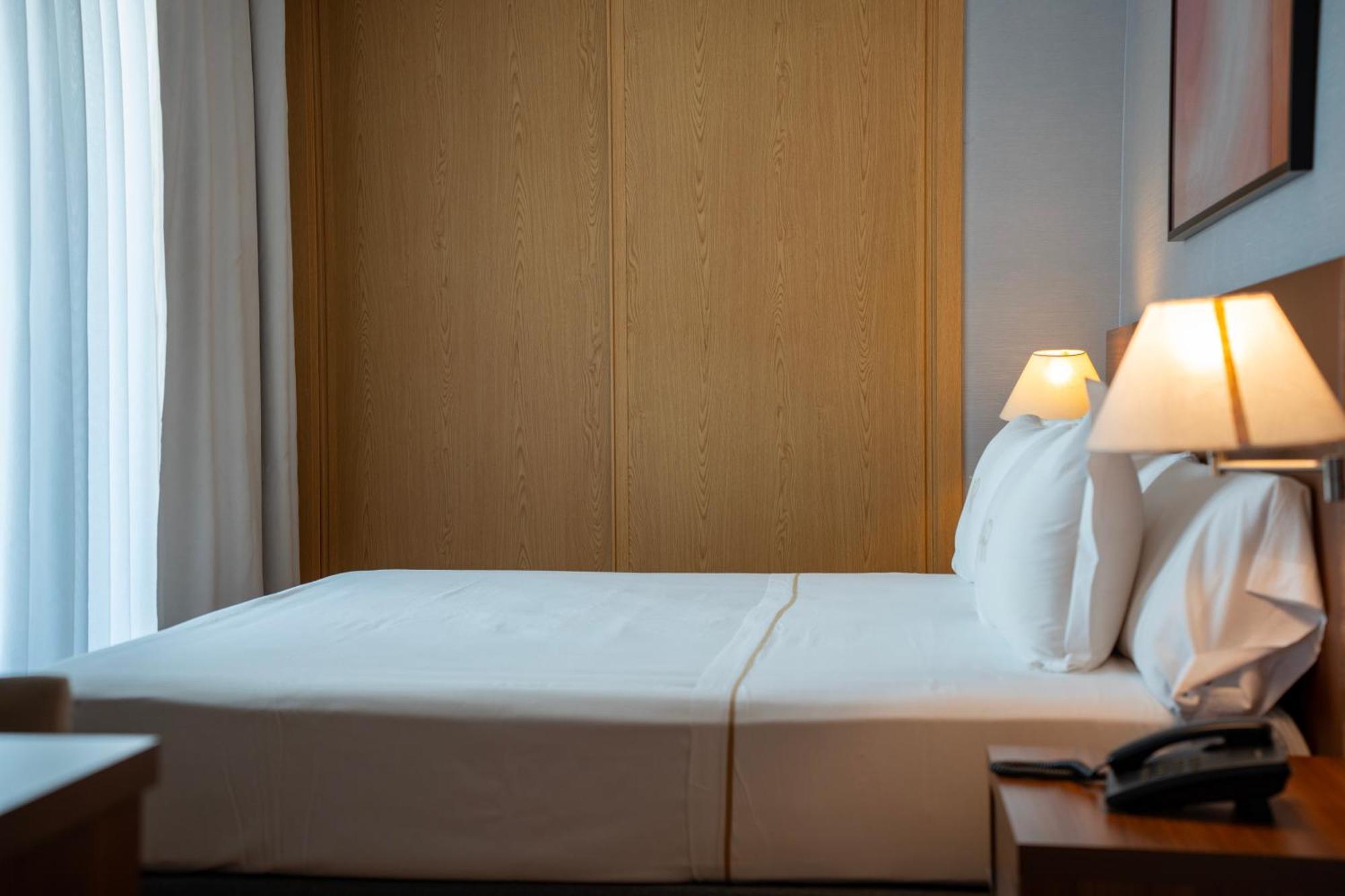 Aparto-Hotel Rosales Μαδρίτη Εξωτερικό φωτογραφία