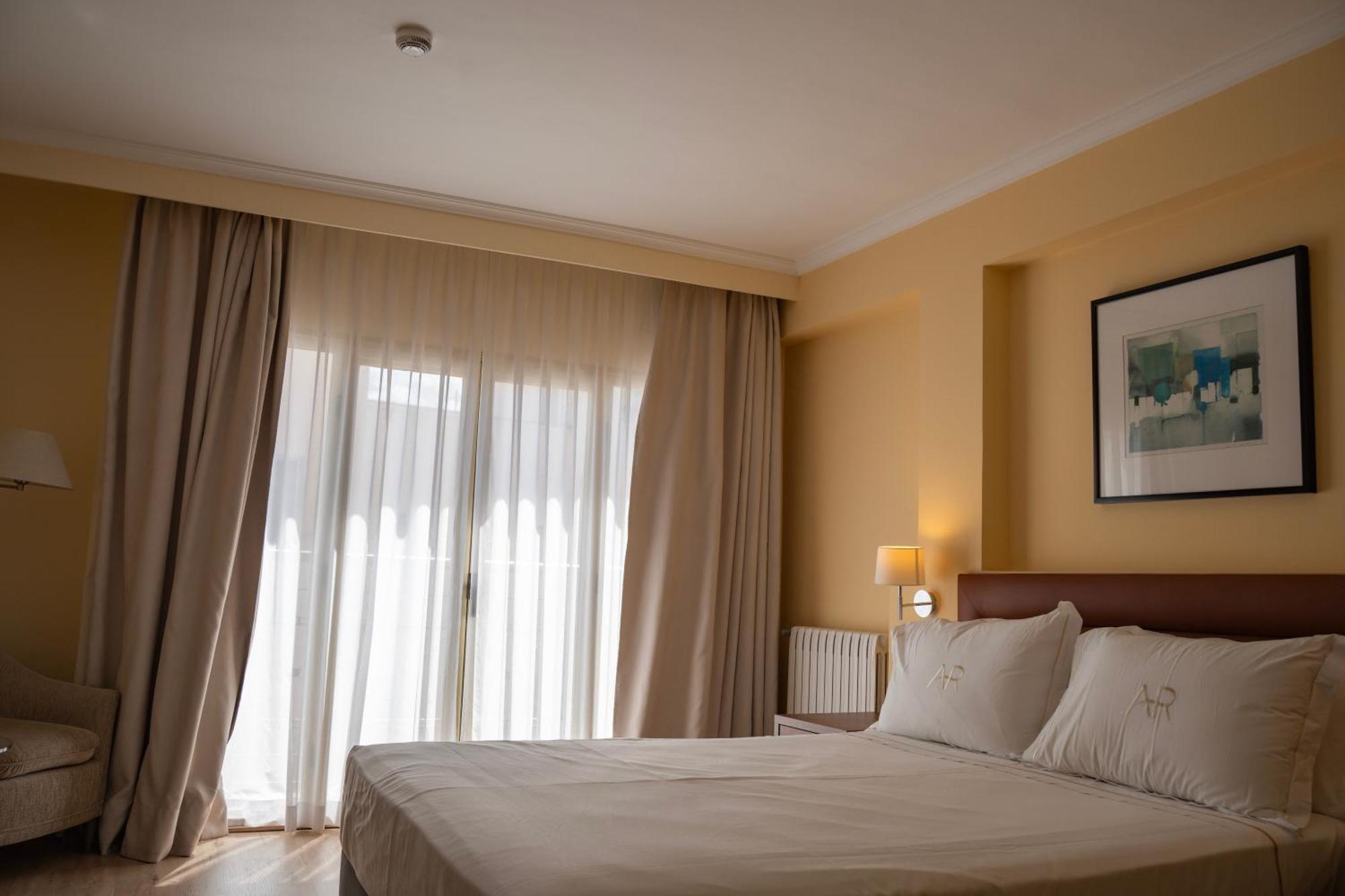 Aparto-Hotel Rosales Μαδρίτη Εξωτερικό φωτογραφία
