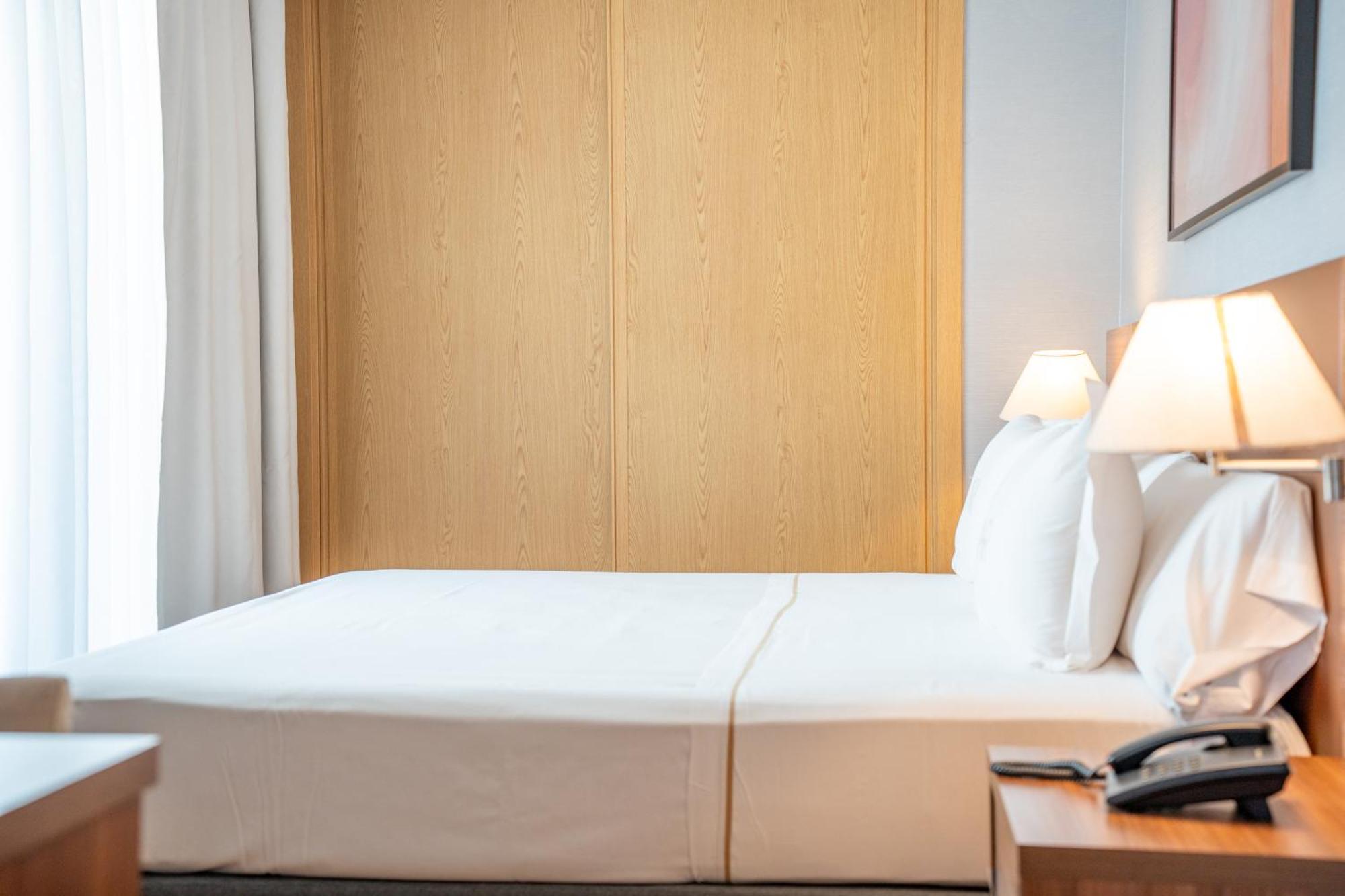 Aparto-Hotel Rosales Μαδρίτη Εξωτερικό φωτογραφία